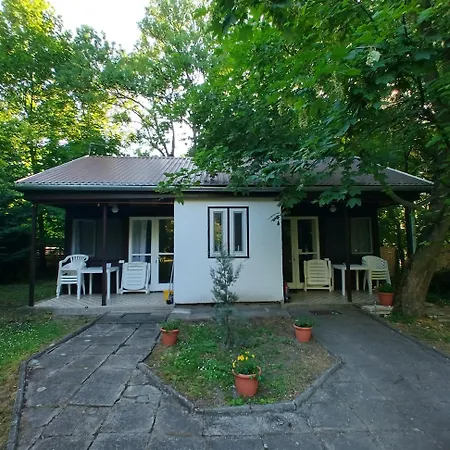 Gesztenyes Ueduelo Apartment Balatonudvari