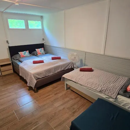 Gesztenyes Ueduelo Apartment *