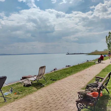 Gesztenyes Ueduelo Lägenhet *