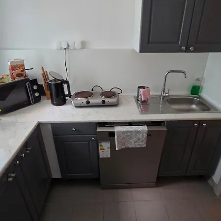 Gesztenyes Ueduelo בלטונודבארי