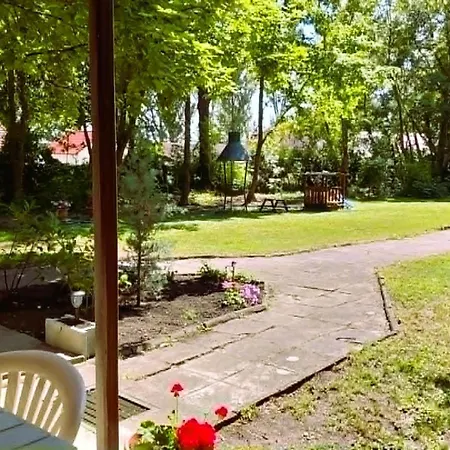 Gesztenyes Ueduelo Apartamento Balatonudvari