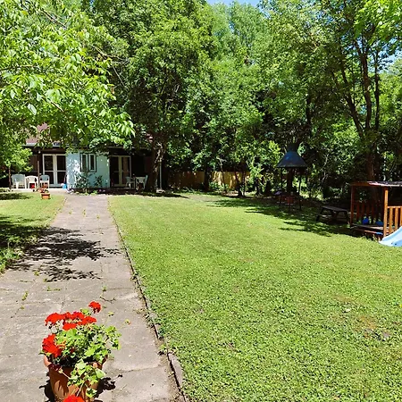 Gesztenyes Ueduelo Apartamento Balatonudvari